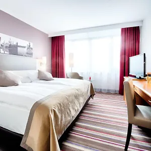 4* Otel Leonardo